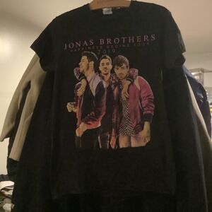 Size small tee T-shirt The Happiness Begins Tour was the tenth concert tour by t